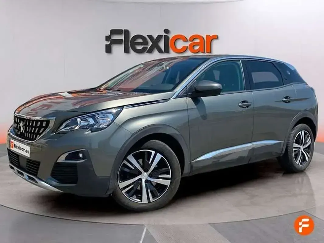 Usado Peugeot 3008 Allure 131 CV (96 kW) 2020 Gris SUV