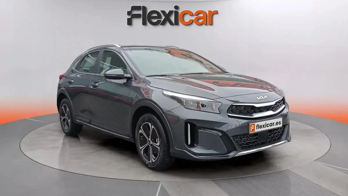 Usado Kia XCeed 141 CV (103 kW) 2024 Gris SUV