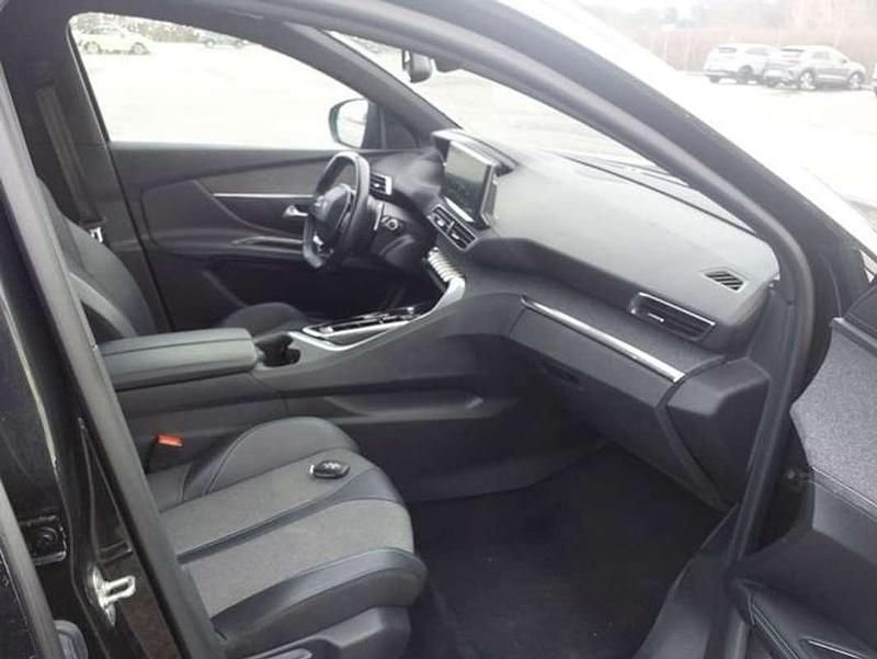 Usado Peugeot 3008 Allure 226 CV (166 kW) 2023 Negro SUV