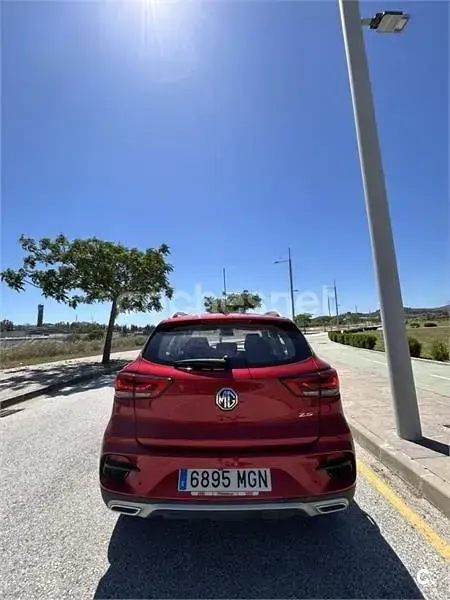 Usado MG ZS Luxury 106 CV (77 kW) 2023 Rojo SUV