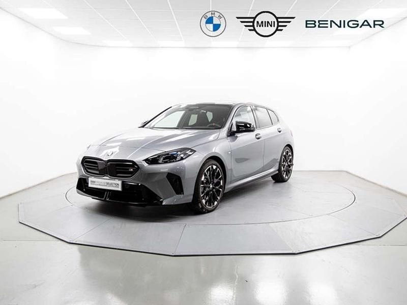 Gris Usado 2024 BMW M135 Utilitario | 56.450 € (Precio justo) - Imagen 1/4