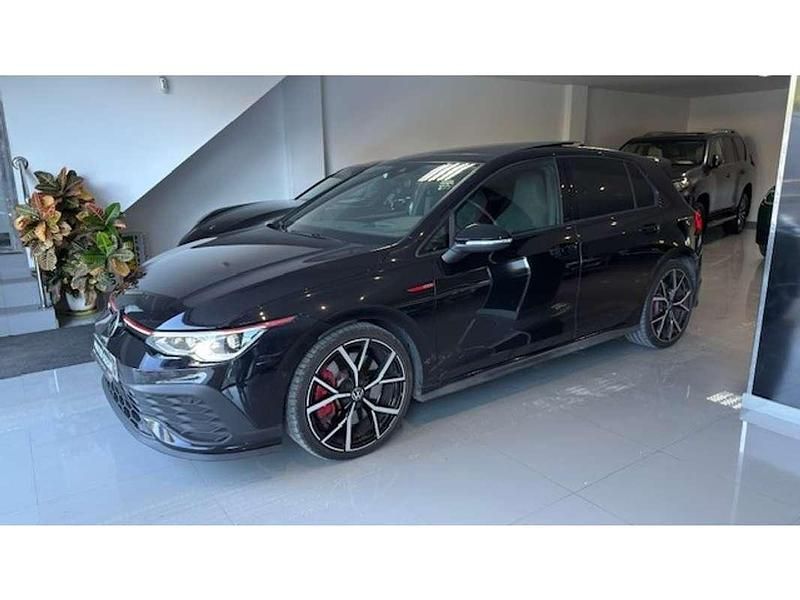 Usado VW Golf VII GTI 301 CV (221 kW) 2021 Negro Utilitario