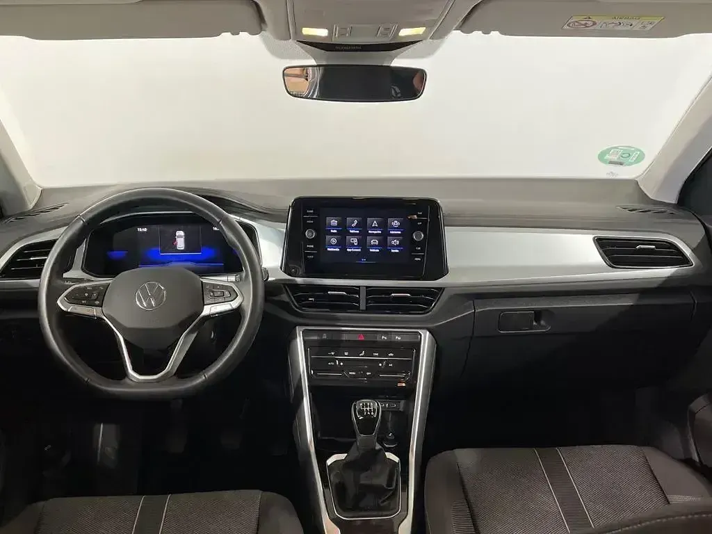 Usado VW T-Roc Life 110 CV (80 kW) 2024 Gris SUV