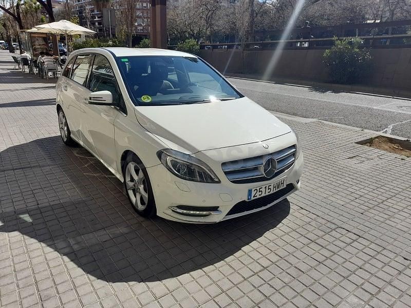 Usado Mercedes B200 140 CV (102 kW) 2012 Blanco Monovolumen