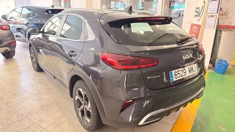 Usado Kia XCeed 101 CV (74 kW) 2024 Gris SUV