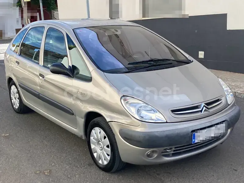 Usado Citroën Xsara Picasso 90 CV (66 kW) 2003 Beige Monovolumen