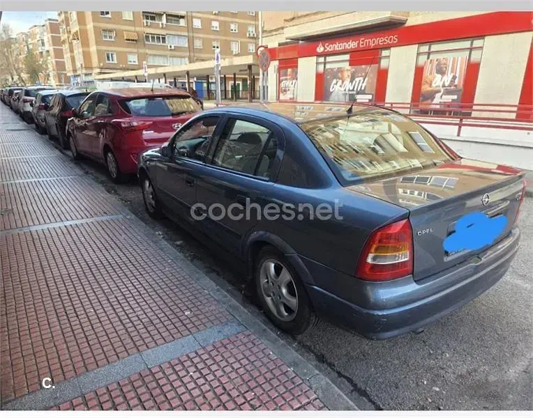 Usado Opel Astra Comfort 100 CV (73 kW) 2001 Azul Berlina