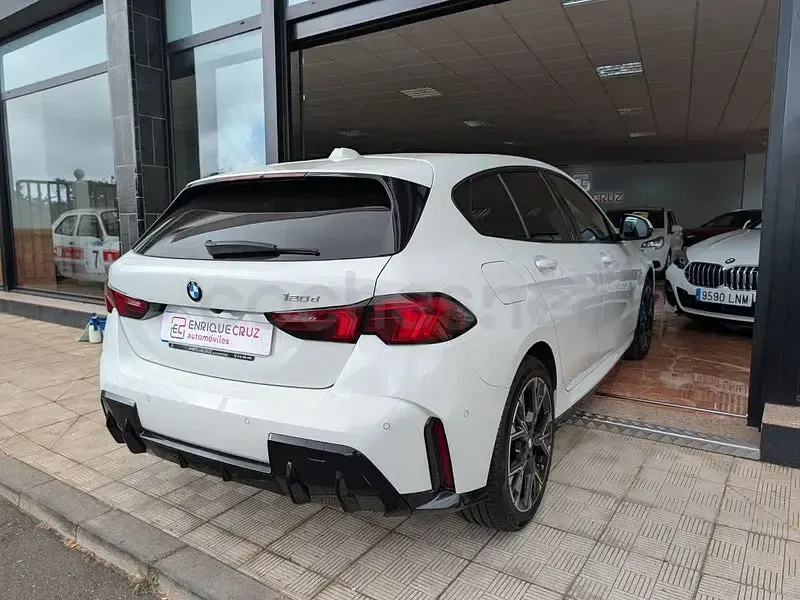 Usado BMW 120 190 CV (139 kW) 2024 Blanco Utilitario