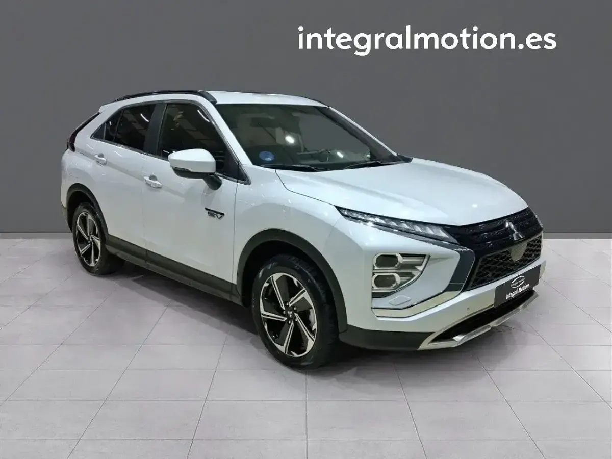 Usado Mitsubishi Eclipse Cross 187 CV (137 kW) 2025 Blanco SUV