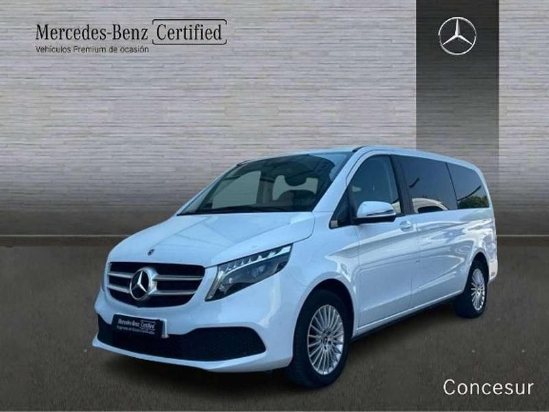 Blanco Usado 2023 Mercedes V220 Monovolumen | 54.999 € (Precio justo) - Imagen 1/4