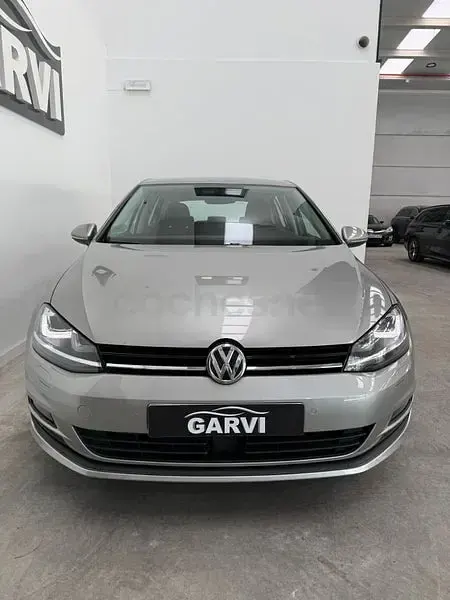 Usado VW Golf VII Advance 125 CV (91 kW) 2017 Gris / plata Berlina