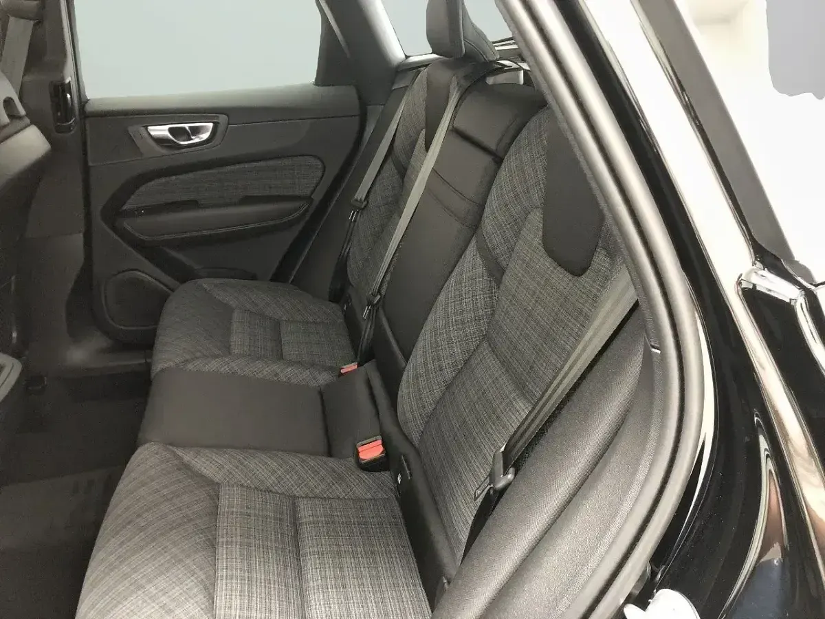 Usado Volvo XC60 197 CV (144 kW) 2023 Negro SUV