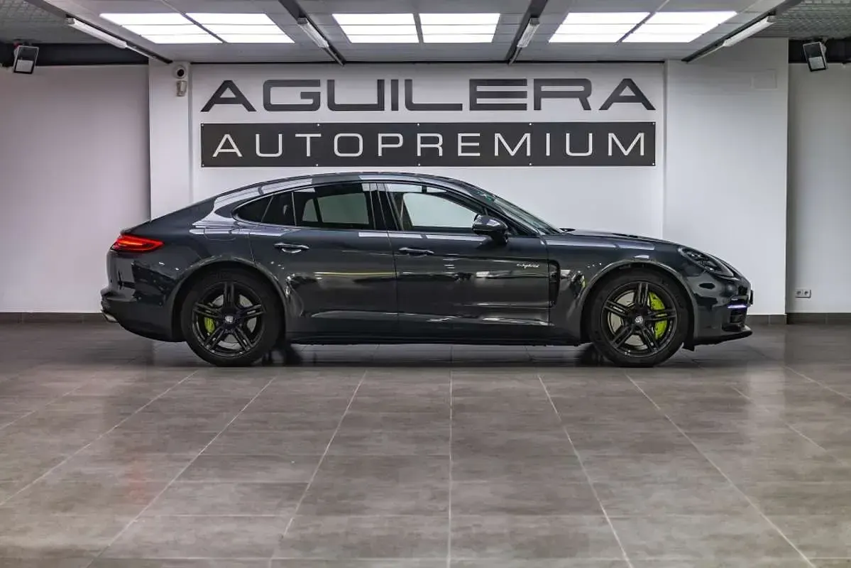 Usado Porsche Panamera 4 E-Hybrid 462 CV (339 kW) 2017 Gris Utilitario