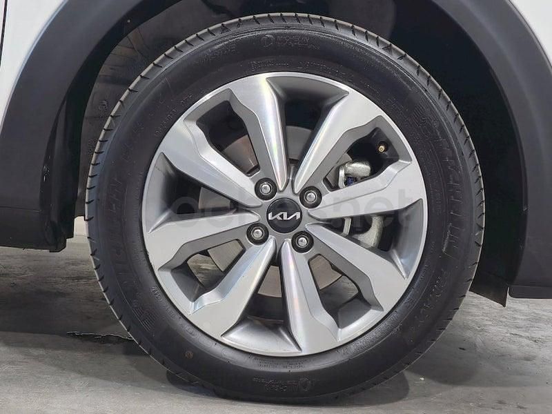 Usado Kia Stonic 100 CV (73 kW) 2025 Blanco SUV