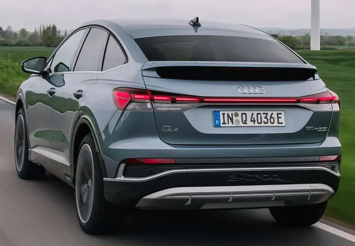 Usado Audi Q4 Sportback e-tron 150 kW (204 CV) 2023 Negro SUV