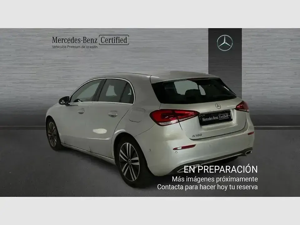 Usado Mercedes A180 Progressive 136 CV (100 kW) 2022 Gris Berlina