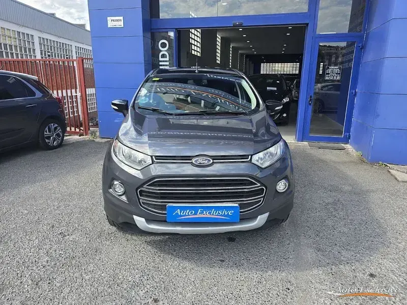 Usado Ford Ecosport Titanium 125 CV (91 kW) 2016 Gris / plata SUV