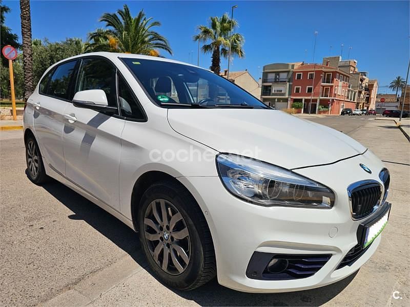Usado BMW 220 Active Tourer 190 CV (139 kW) 2014 Blanco Monovolumen