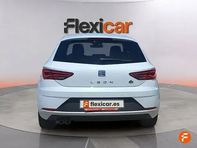 Usado Seat Leon FR 150 CV (110 kW) 2020 Blanco
