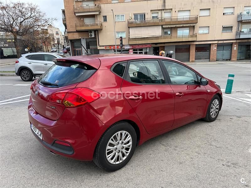 Usado Kia Ceed GT 90 CV (66 kW) 2015 Rojo Berlina