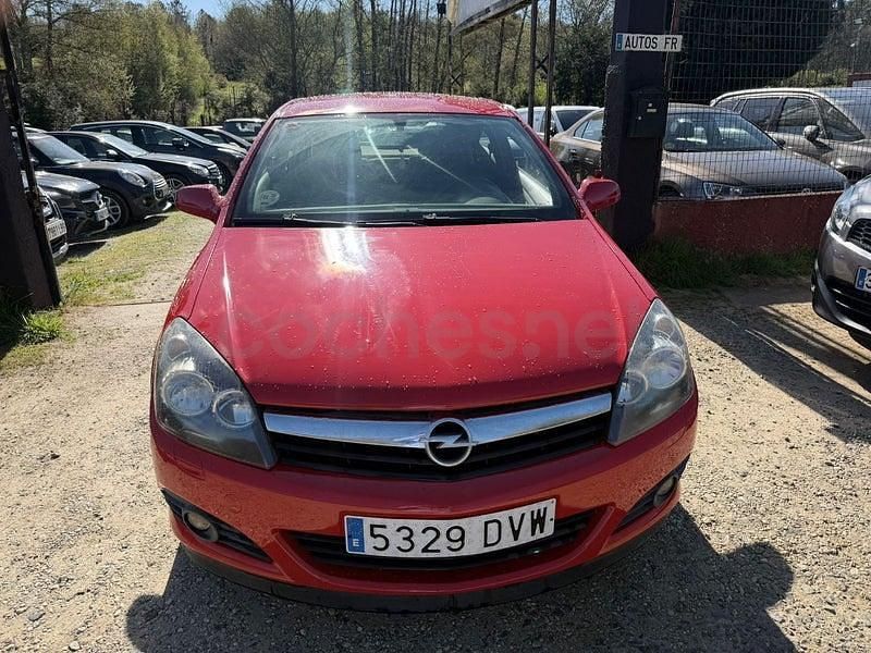 Usado Opel Astra GTC Sport 100 CV (73 kW) 2006 Rojo Berlina