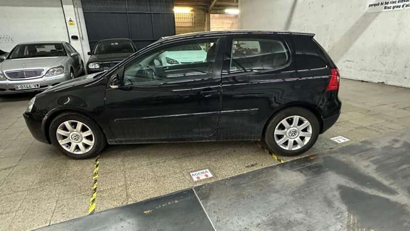 Usado VW Golf IV Sportline 116 CV (85 kW) 2005 Negro Utilitario