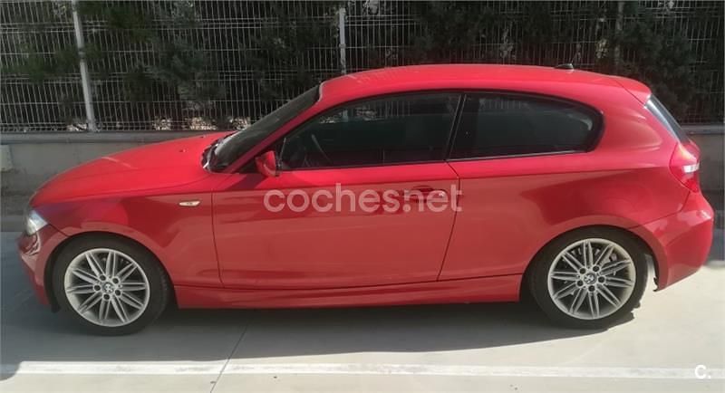 Rojo Usado 2008 BMW 118 Utilitario | 3500 € (Buen precio) - Imagen 1/4
