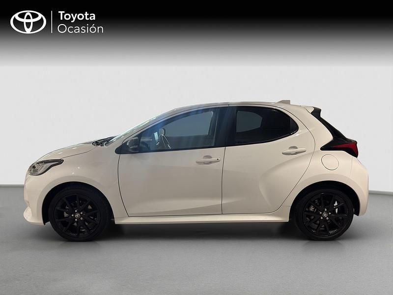 Usado Toyota Yaris Style 116 CV (85 kW) 2023 Blanco Utilitario