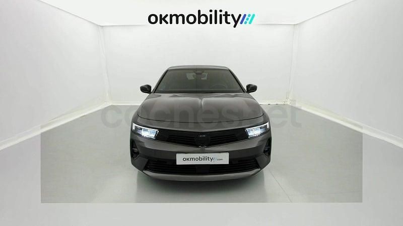 Usado Opel Astra 180 CV (132 kW) 2023 Gris / plata Berlina