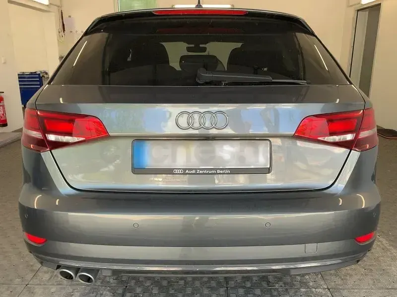 Usado Audi A3 S-Line 150 CV (110 kW) 2020 Gris / plata Berlina