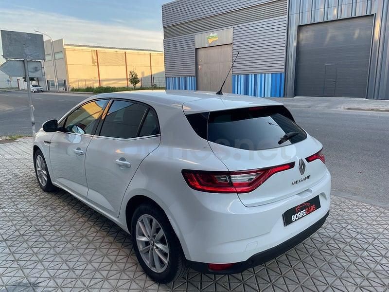 Usado Renault Mégane IV Intens 130 CV (95 kW) 2017 Blanco Berlina