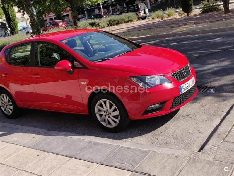 Usado Seat Ibiza Reference 95 HP (69 kW) 2015 Vermelho Sedan