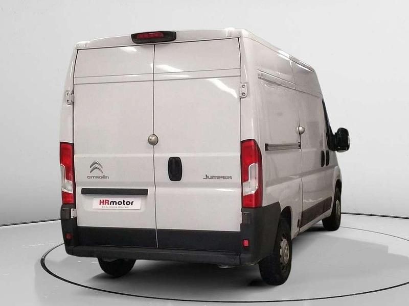 Usado Citroën Jumper 140 CV (102 kW) 2023 Blanco Monovolumen