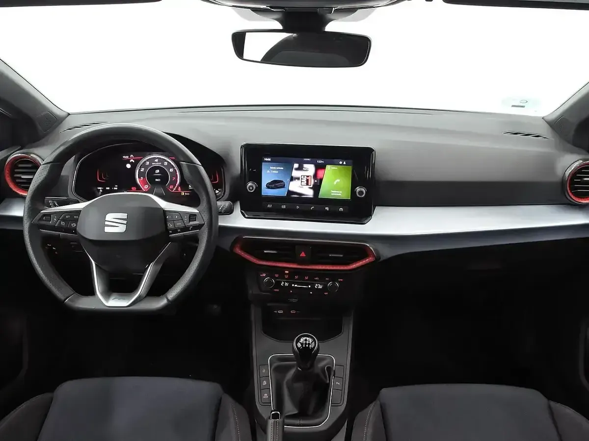 Usado Seat Ibiza FR 115 CV (84 kW) 2024 Azul Utilitario