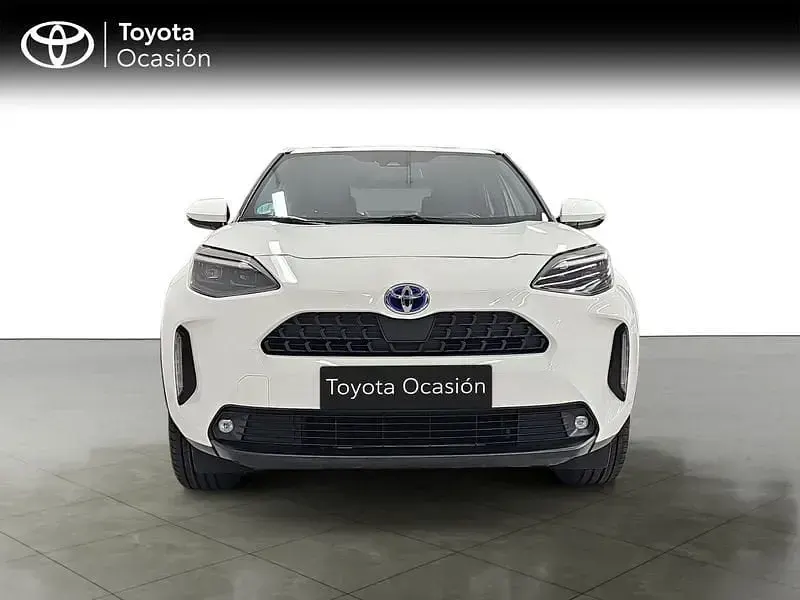 Usado Toyota Yaris Active 116 CV (85 kW) 2022 Blanco Utilitario