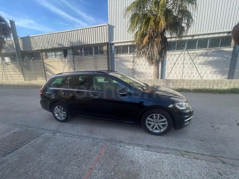 Usado VW Golf VII Advance 115 CV (84 kW) 2019 Azul Familiar