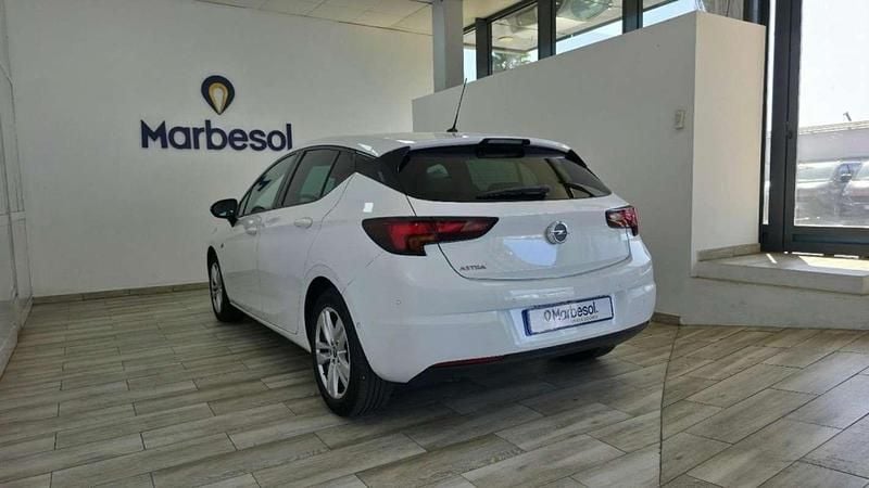 Usado Opel Astra GS Line 110 CV (80 kW) 2020 Burdeos Utilitario