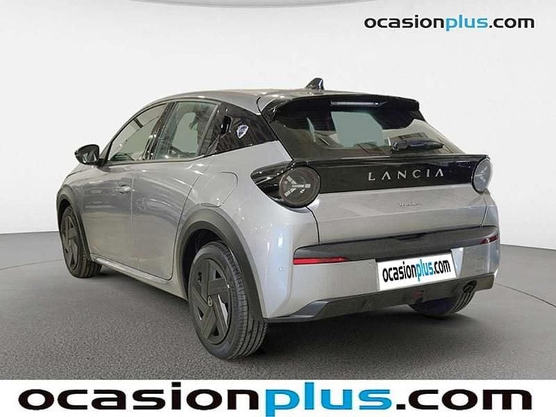 Nuevo Lancia Ypsilon 99 CV (72 kW) 2025 Gris Utilitario