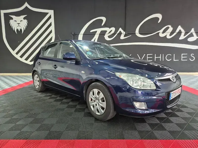 Usado Hyundai i30 Comfort 109 CV (80 kW) 2007 Azul Utilitario