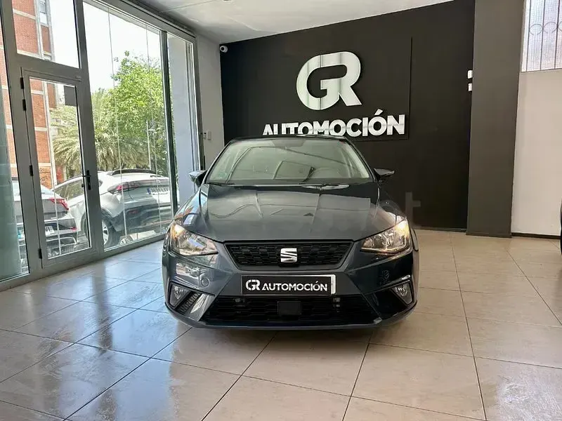 Usado Seat Ibiza Style 110 CV (80 kW) 2021 Azul Utilitario