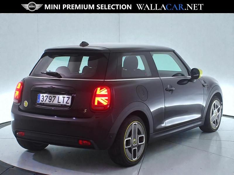 Usado Mini Cooper SE 135 kW (184 CV) 2021 Negro Utilitario