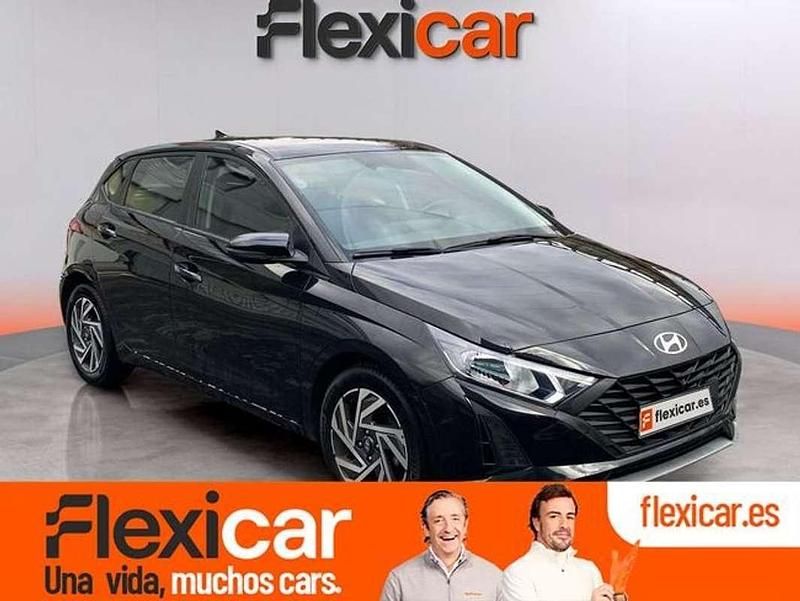 Negro Usado 2024 Hyundai i20 Utilitario | 12.490 € (Buen precio) - Imagen 1/4