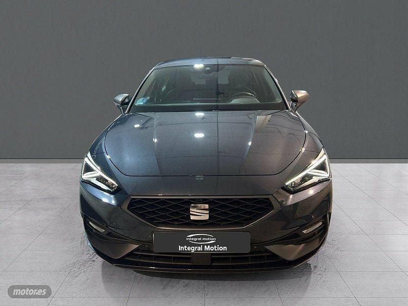 Usado Seat Leon FR 110 CV (80 kW) 2024 Gris Berlina