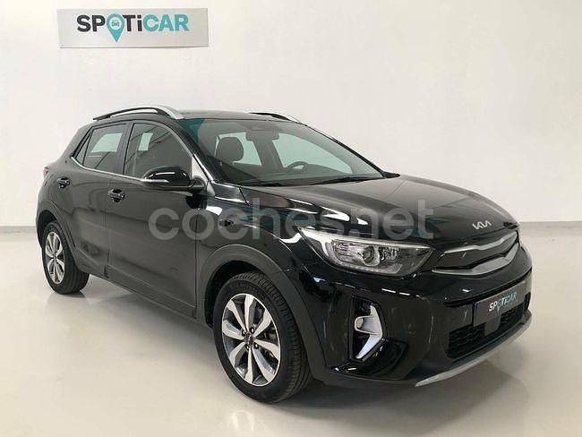 Usado Kia Stonic 100 CV (73 kW) 2022 Negro SUV