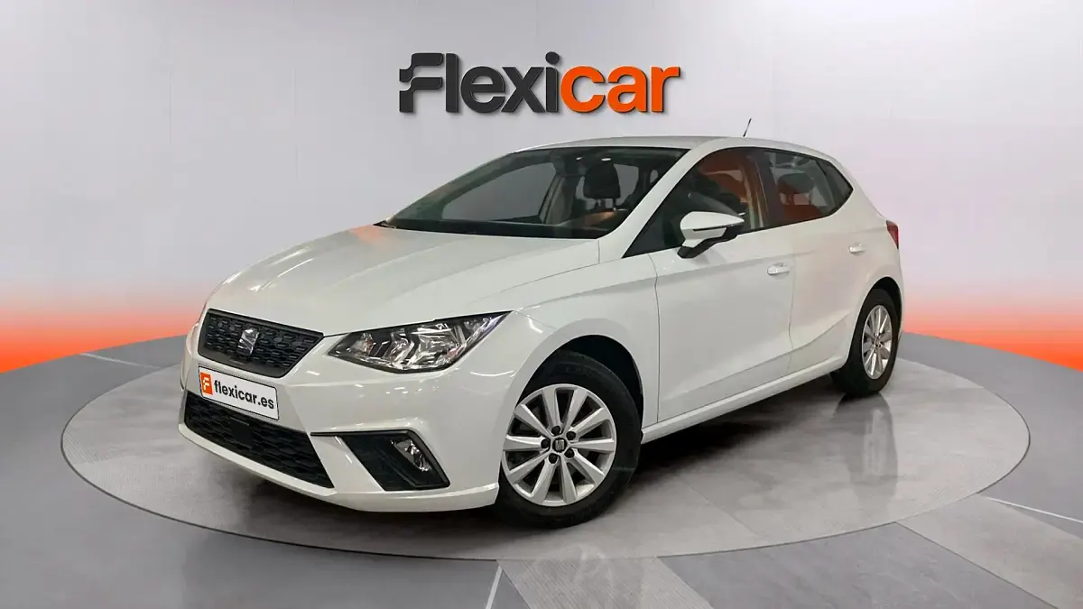 Usado Seat Ibiza Style 110 CV (80 kW) 2021 Blanco Utilitario