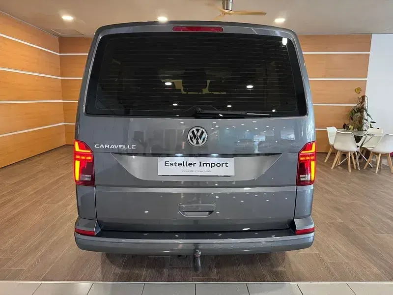 Usado VW Caravelle 150 CV (110 kW) 2023 Gris / plata Van