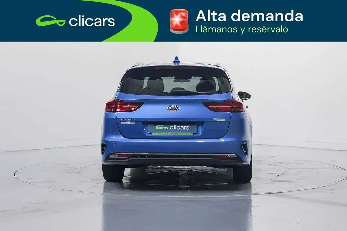 Usado Kia Ceed 160 CV (117 kW) 2021 Azul Utilitario