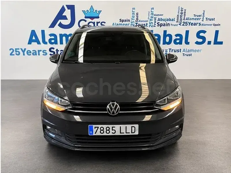 Usado VW Touran Advance 115 CV (84 kW) 2020 Gris / plata Monovolumen