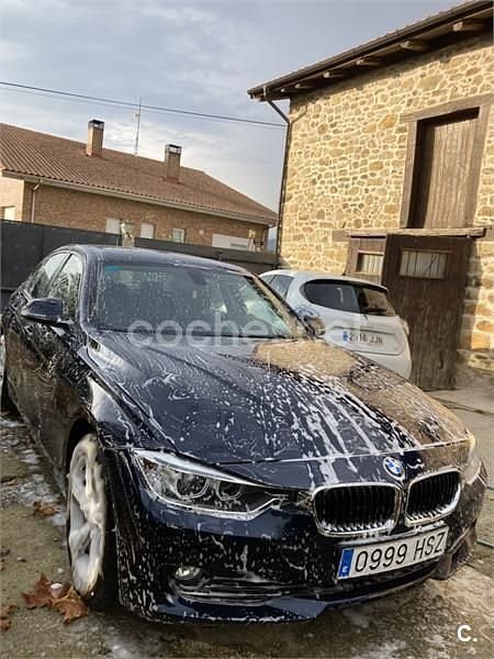 Usado BMW 318 143 CV (105 kW) 2013 Azul Berlina