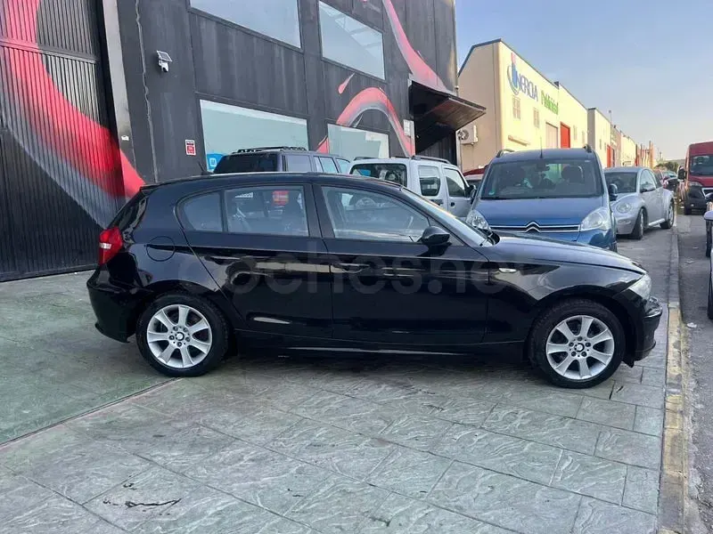 Usado BMW 118 Comfort Edition 143 CV (105 kW) 2009 Negro Utilitario